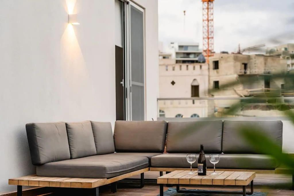 Апартаменты Luxurious & Stylish Penthouse With Private Pool Мсида Экстерьер фото